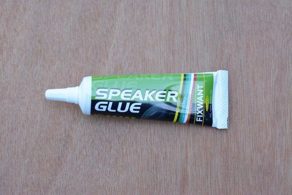 Купить Клей для ремонта динамиков светло-желтый 25 мл detaluhi.ho.ua Интернет магазин в Каменец-Подольском, устройства, радиодетали, интсрументы.