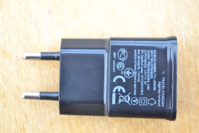 Купить Зарядное устройство от 2xUSB порта 5В 1А - черный detaluhi.ho.ua Интернет магазин в Каменец-Подольском, устройства, радиодетали, интсрументы.